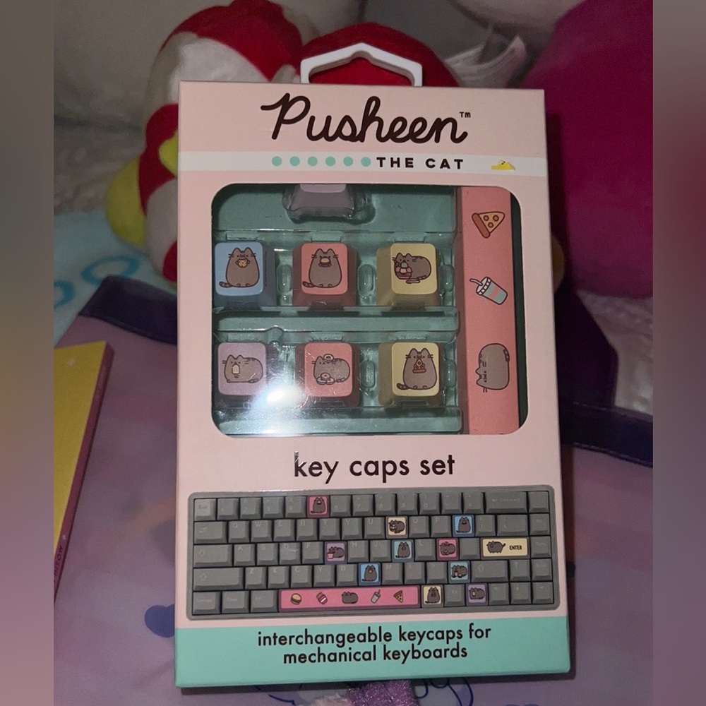 Sold - Pusheen key caps set